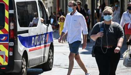 Les masques: pénurie, polémique et volte-face 