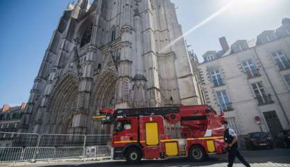 Les incertitudes demeurent après l'incendie dans la cathédrale de Nantes