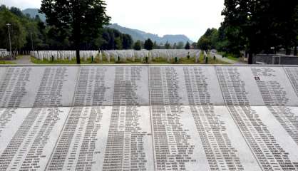 Srebrenica: un quart de siècle après, les musulmans pleurent leurs morts