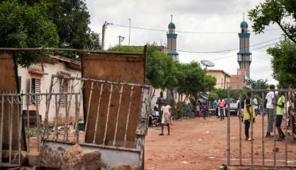 Troubles sanglants au Mali, un influent imam appelle ses fidèles au calme