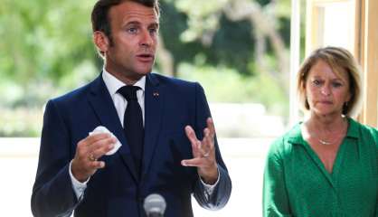 Aides à domicile: Macron et les départements débloquent 160 millions pour des primes Covid