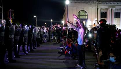 Etats-Unis/racisme: deux personnes tuées par balles à Kenosha lors de manifestations (police)