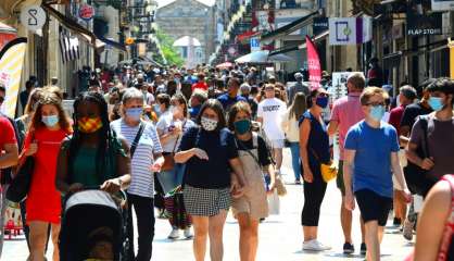 Covid-19: peur de la deuxième vague en France, 3.310 nouveaux cas en 24 heures 