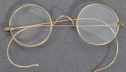 Des lunettes de Gandhi vendues 288.000 euros aux enchères en Angleterre