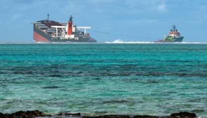 Le navire échoué sur les côtes de l'île Maurice s'est brisé