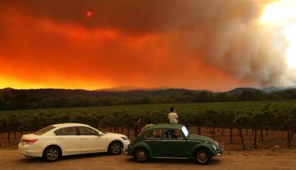 Le nord de la Californie continue de brûler, alerte météo pour dimanche