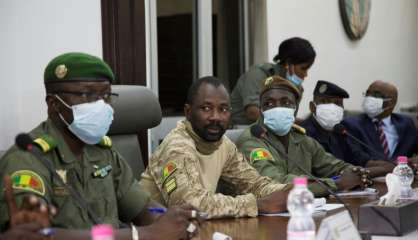 Mali: les militaires comptent rester 3 ans au pouvoir et libérer le président Keïta