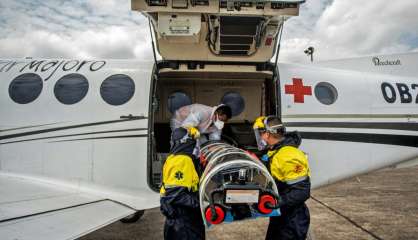 Coronavirus: l'avion-ambulance qui sauve des vies dans les contrées reculées du Pérou