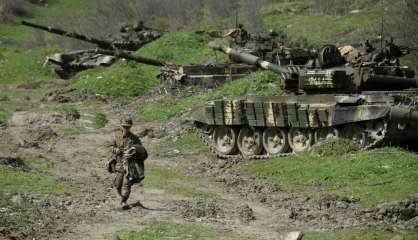 Combats meurtriers au Karabakh, l'Azerbaïdjan et l'Arménie au bord de la guerre