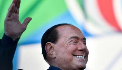 Italie: Berlusconi hospitalisé pour coronavirus