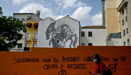 L'Espagne dans l'attente des mesures de Madrid pour freiner la pandémie