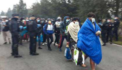 A Calais, démantèlement d'un vaste campement de migrants