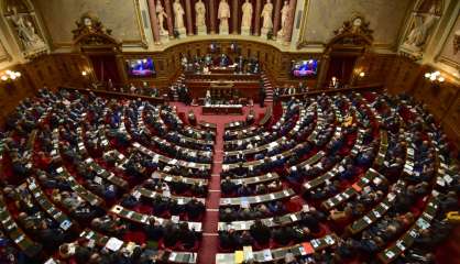 IVG: après des débats houleux, l'Assemblée vote  l'allongement du délai légal