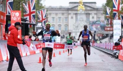 Marathon de Londres: Kipchoge douché par Kitata