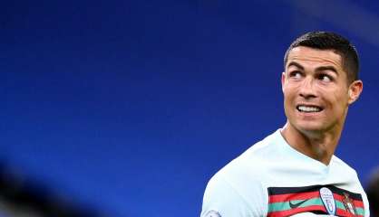 Foot: Cristiano Ronaldo à son tour touché par le coronavirus 