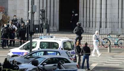 Trois morts dans une attaque au couteau en plein coeur de Nice, choc en France