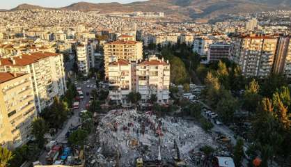 Turquie: course contre la montre pour retrouver des survivants au lendemain du séisme