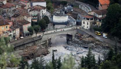 Crues dans les Alpes-Maritimes: 5.000 foyers sans électricité, un réseau à reconstruire