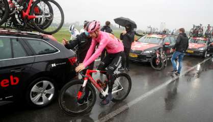 Tour d'Italie: les coureurs protestent, la 19e étape raccourcie 