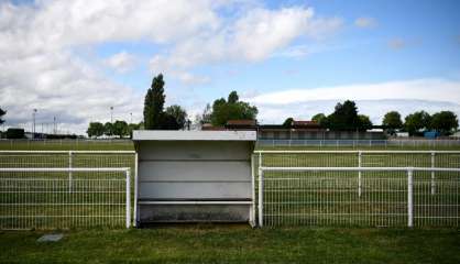 Reconfinement: les championnats amateurs de football et la Coupe de France suspendus