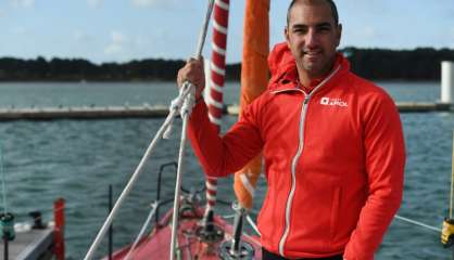 Vendée Globe: Damien Seguin, une seule main et zéro limite