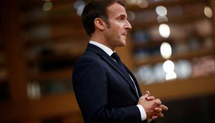 Macron très attendu sur sa stratégie contre les 