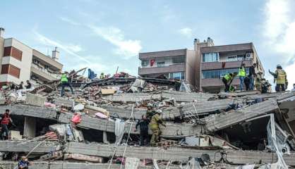 Un puissant séisme fait au moins 14 morts en Turquie et Grèce