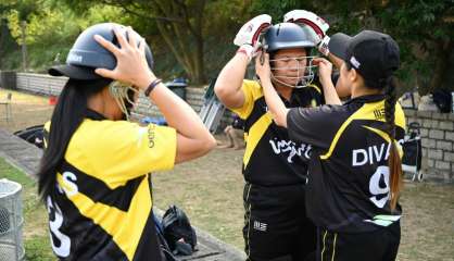 A Hong Kong, des domestiques philippines jouent au cricket pour oublier leur quotidien