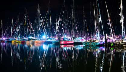 Vendée Globe: les 33 skippers larguent les amarres