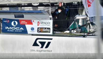 Vendée Globe: Jean Le Cam en tête après la première nuit en mer