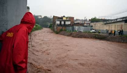 La tempête tropicale Iota, qui a fait neuf morts, entre au Honduras