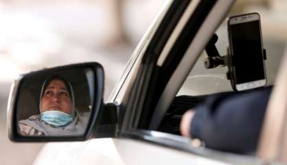 Nayla Abou Jubbah, première femme chauffeur de taxi à Gaza