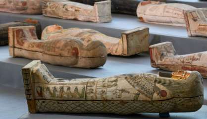 L'Egypte dévoile plus de cent sarcophages intacts, 