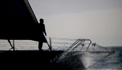 Vendée Globe: premiers gros dégâts, un favori fait demi-tour