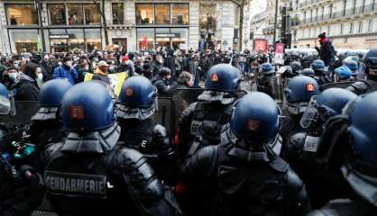 Dans la manifestation parisienne, avec les gendarmes mobiles au cœur de la tactique 