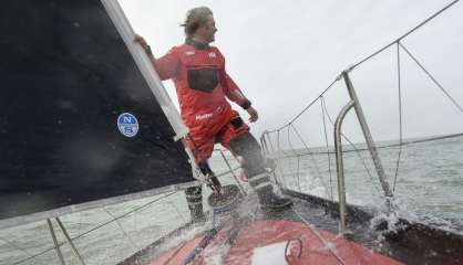 Vendée Globe: Bestaven reste leader, Ruyant s'accroche au podium