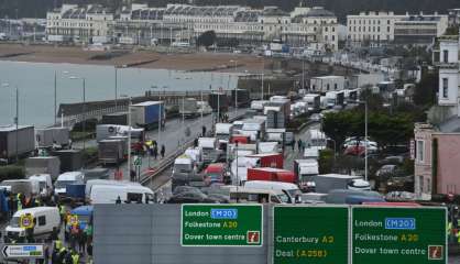 Chauffeurs routiers en Angleterre : ceux qui passent et ceux qui restent coincés