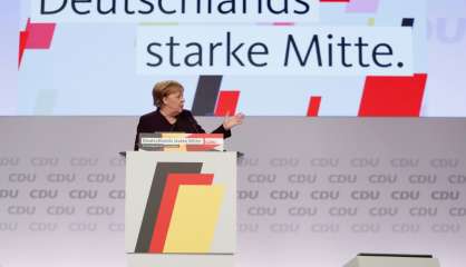 La CDU élit son président, Merkel plaide pour un cap centriste