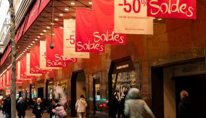 Soldes: les commerçants espèrent sauver leur saison