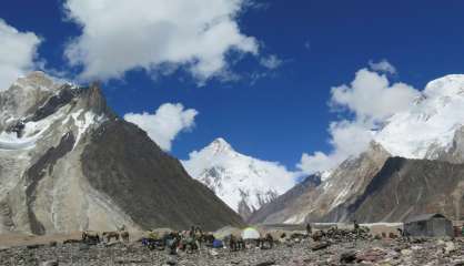 Des Népalais réussissent la première ascension hivernale du K2