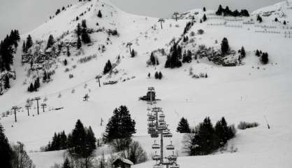 Covid-19: Les milliards perdus du ski français