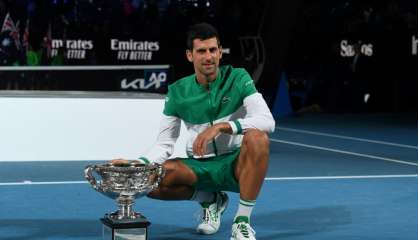 Open d'Australie: 9e sacre record et 18e titre du Grand Chelem pour Djokovic, qui surclasse Medvedev