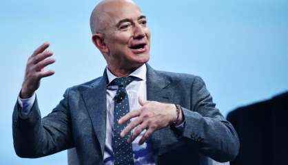 Bezos va prendre du recul et céder les commandes au quotidien d'Amazon 