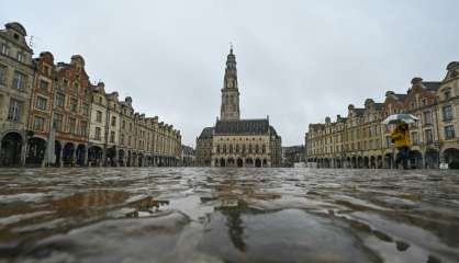 Covid-19 en France: l'exécutif s'en remet à la vaccination, week-end confiné pour le Pas-de-Calais