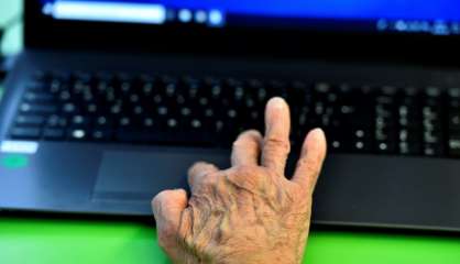 Crise sanitaire: le boom des applications pour rester en contact avec les seniors