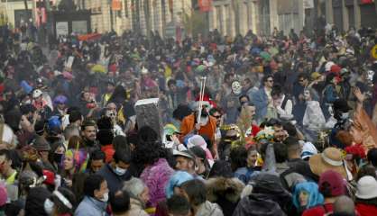 Carnaval à Marseille: neuf interpellations, Beauvau dénonce un rassemblement 