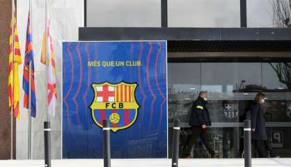 Foot: perquisitions et interpellations au FC Barcelone