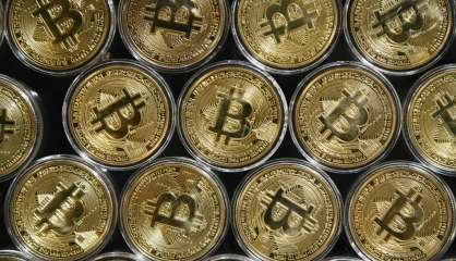 Le bitcoin dépasse pour la première fois la barre des 60.000 dollars