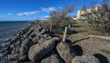 La Méditerranée ronge le refuge d'Amalia, nostalgique d'un 