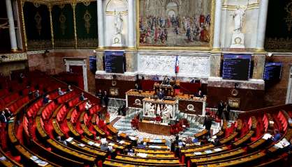 Assemblée: vote solennel sur des moyens pour la sécurité, l'exécutif lorgne à droite